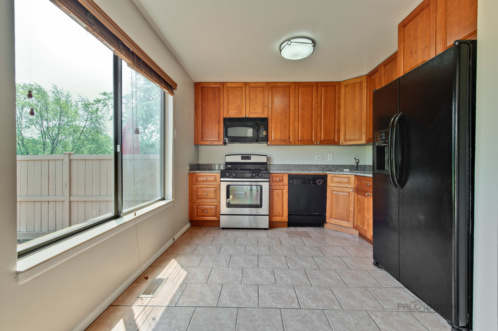 627 Acadia Court Roselle, IL 60172 - Photo 12 of 26