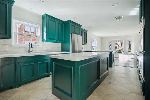 $1,795,000 | 3049 Locke Lane, Houston, TX 77019