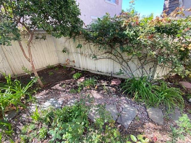65 Ashford Irvine, CA 92618 - Photo 37 of 45 a view of a backyard of a house