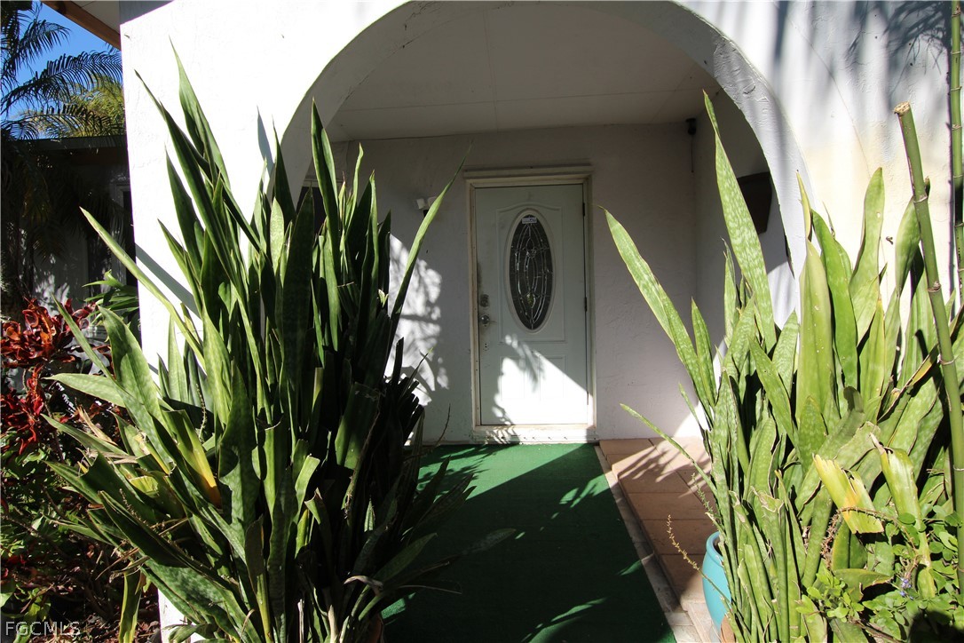 28640 Southwest 142nd Avenue Homestead, FL 33033 - Photo 4 of 20