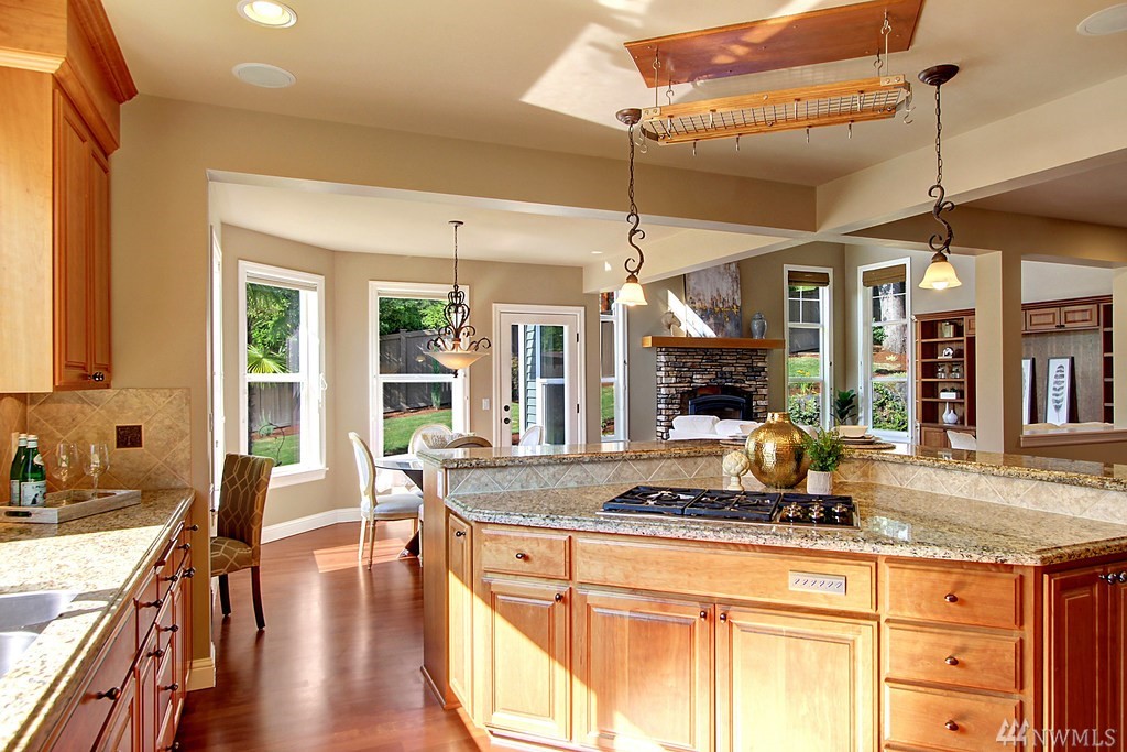 10310 Northeast 194th Street Bothell, WA 98011 - Photo 8 of 25