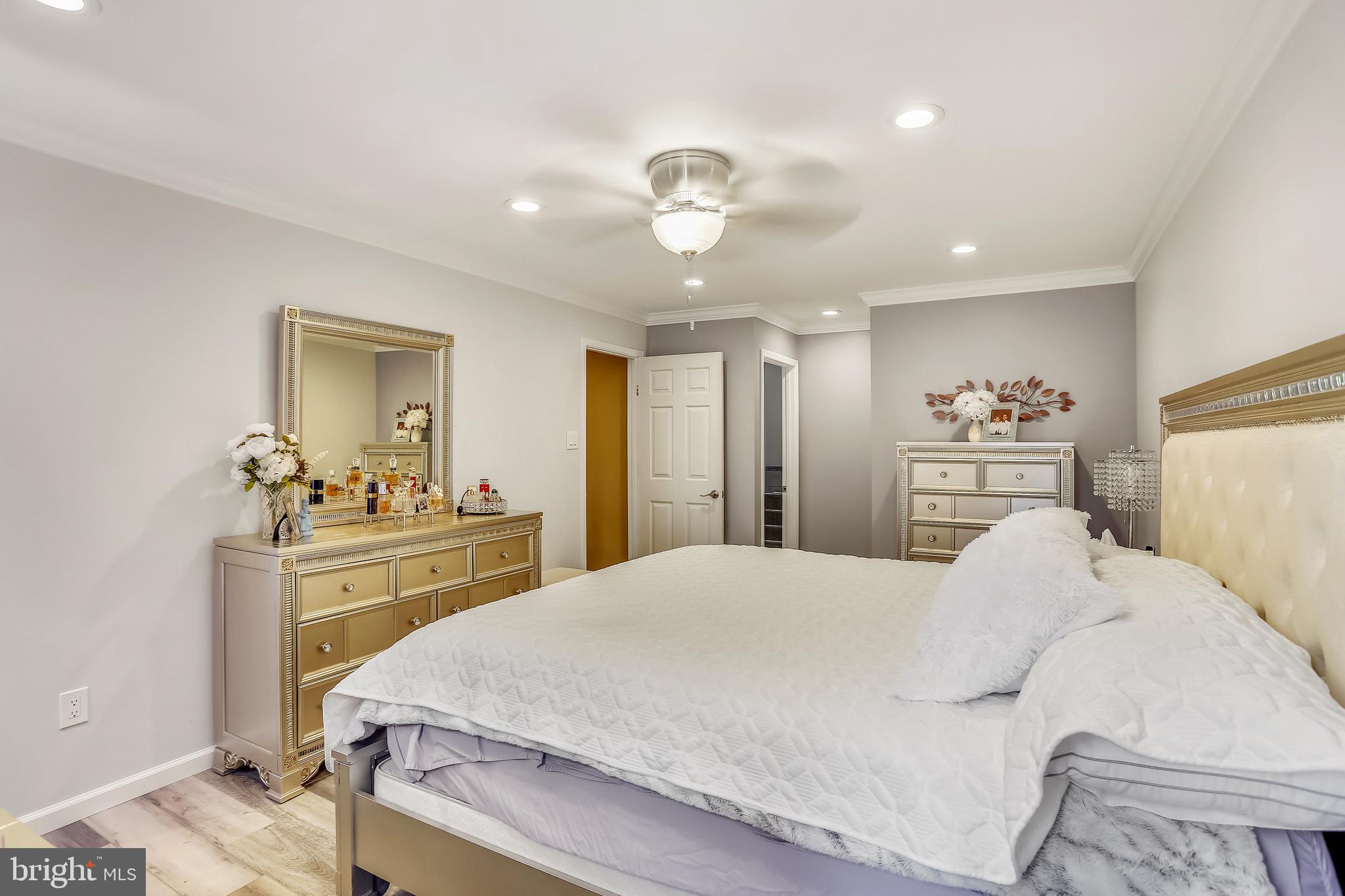 11 Highfields Drive Baltimore, MD 21228 - Photo 17 of 24 Primary Bedroom