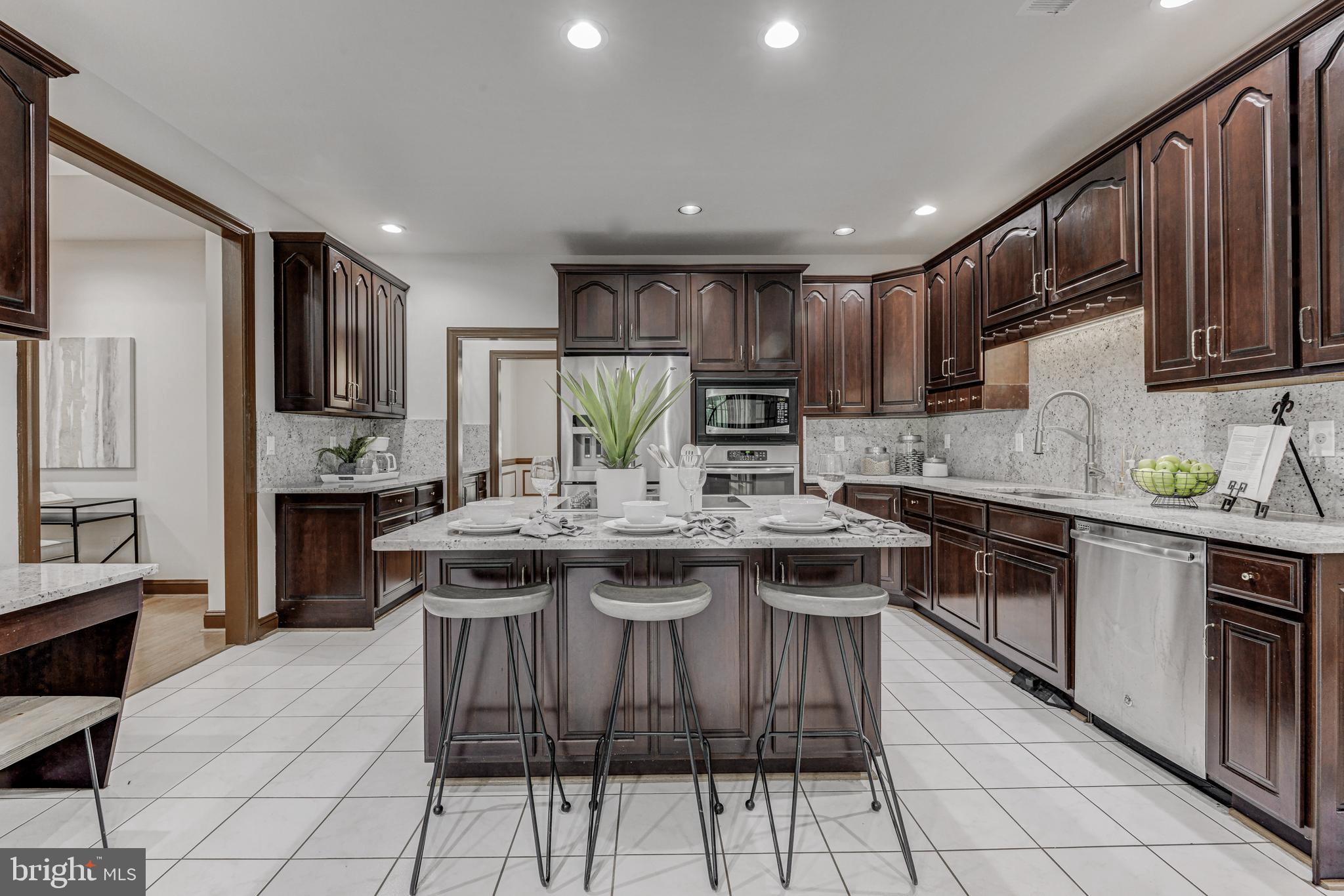 2172 Misty Meadow Road Finksburg, MD 21048 - Photo 39 of 118 Two story ceilings, hardwood floors