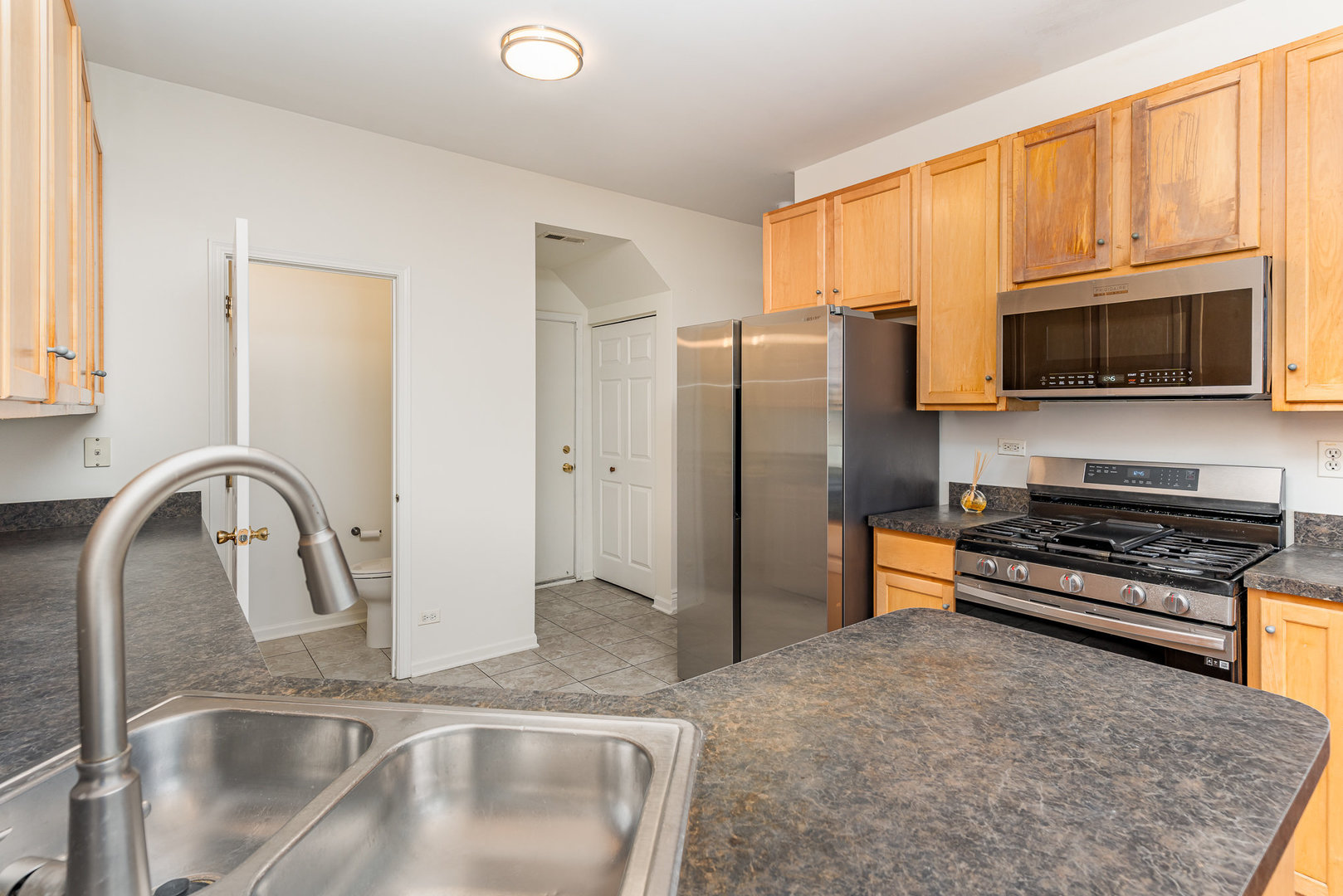 593 Springbrook Trail North Oswego, IL 60543 - Photo 5 of 15