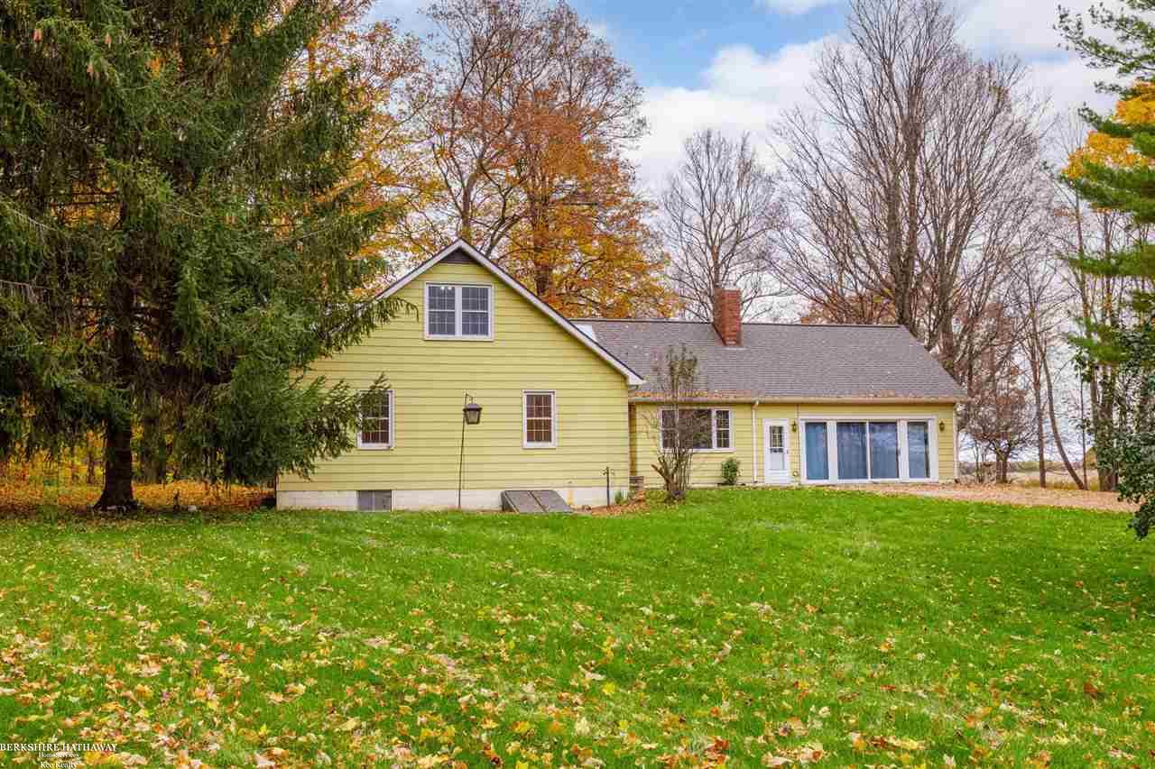 6774 Dryden Road Almont, MI 48003 - Photo 2 of 41
