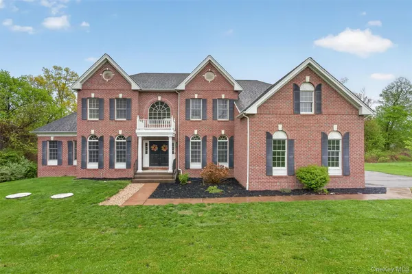 $869,000 | 31 Sunflower Circle, Wappingers Falls, NY 12590