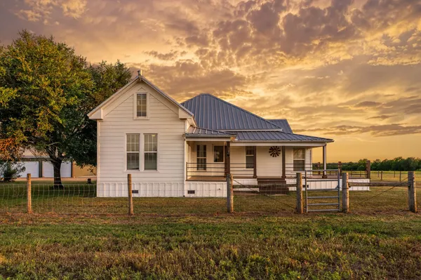 $1,200,000 | 10769 Farm To Market Road 1094, Sealy, TX 77474
