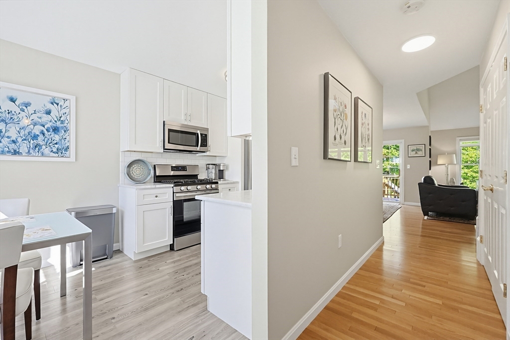 27 Country Hill Road, Unit 27 Holden, MA 01522 - Photo 9 of 38