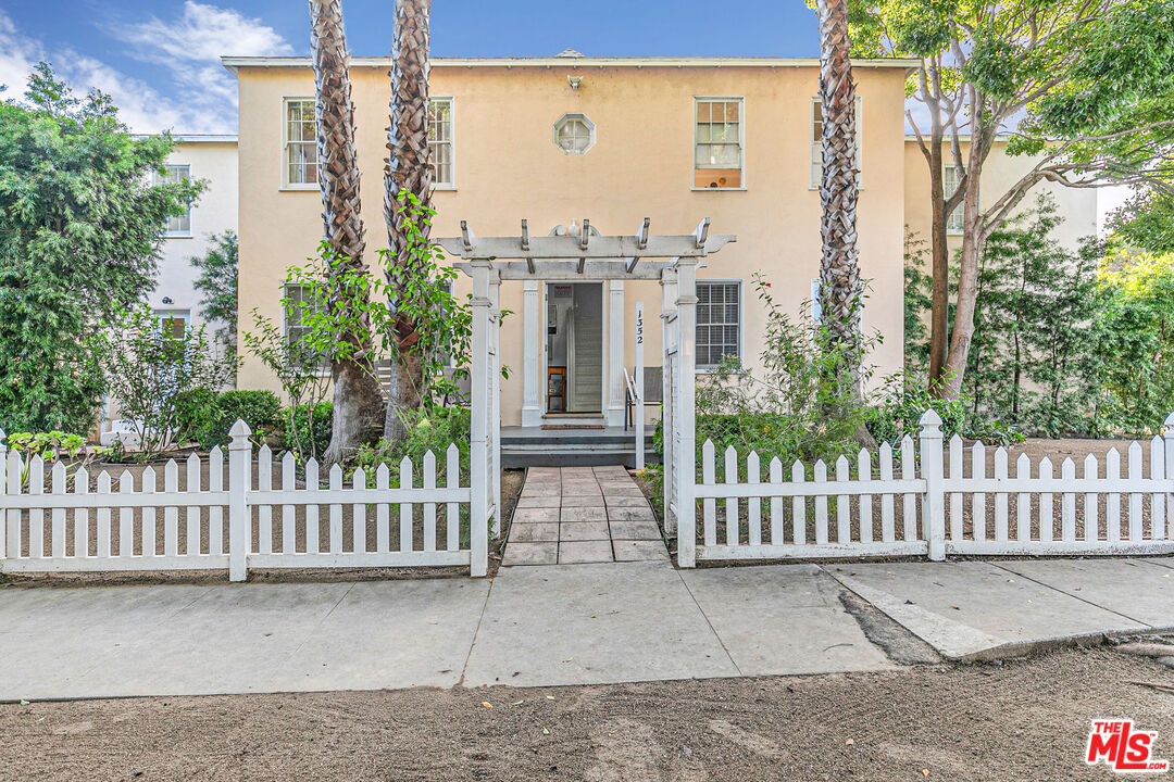 1352 Ocean Park Boulevard, Unit F Santa Monica, CA 90405 - Photo 11 of 13