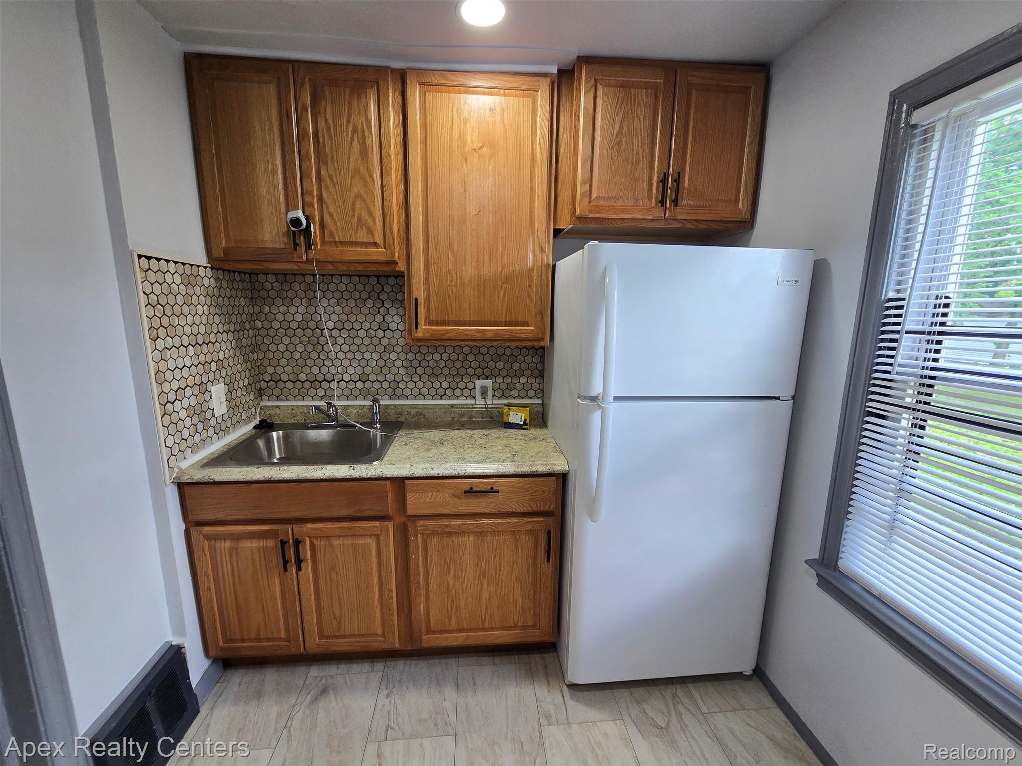 7671-7675 Evergreen Road Detroit, MI 48228 - Photo 70 of 84 7675 Evergreen.
