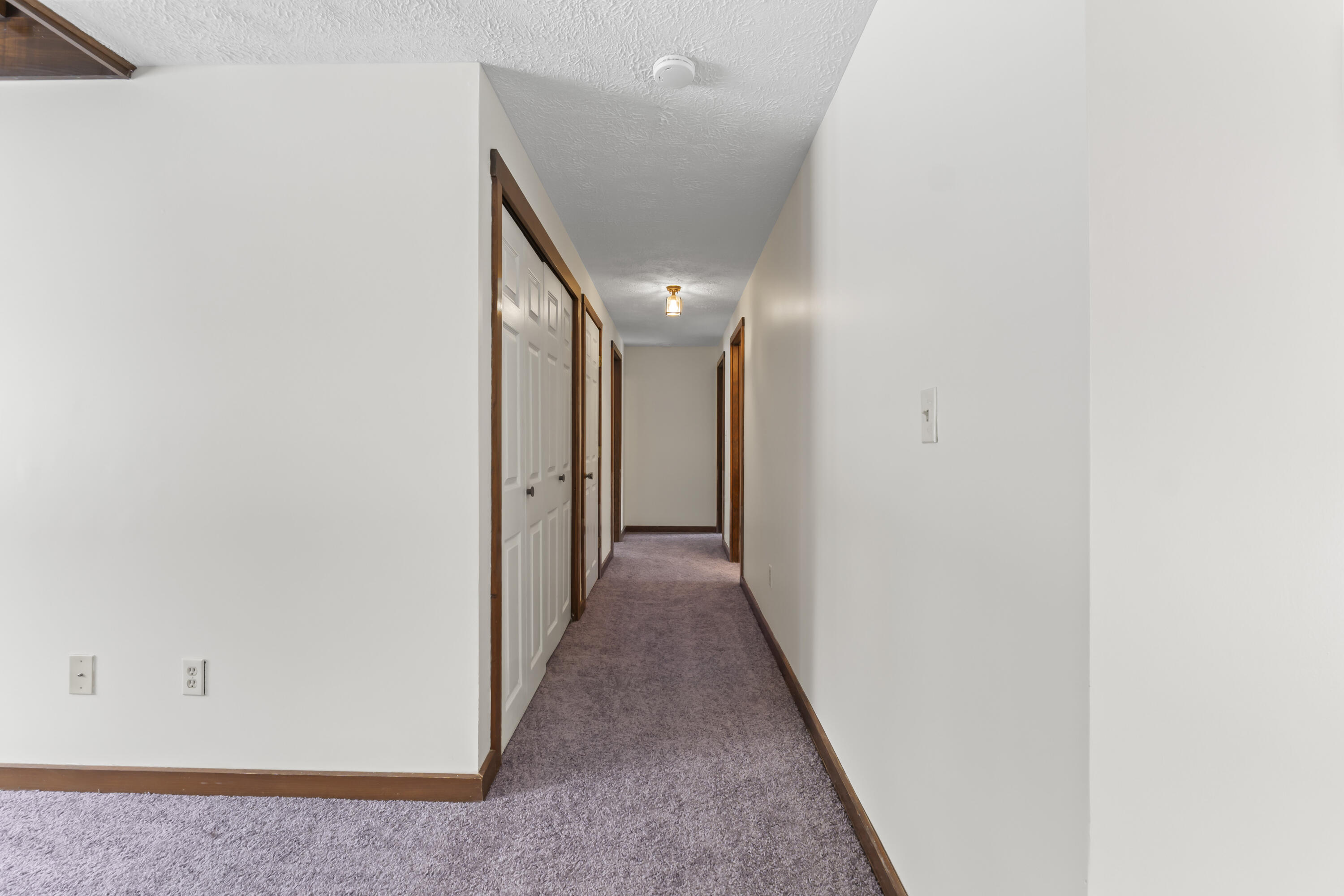61 Ward Circle, Unit 61 Brunswick, ME 04011 - Photo 21 of 55 Downstairs hallway