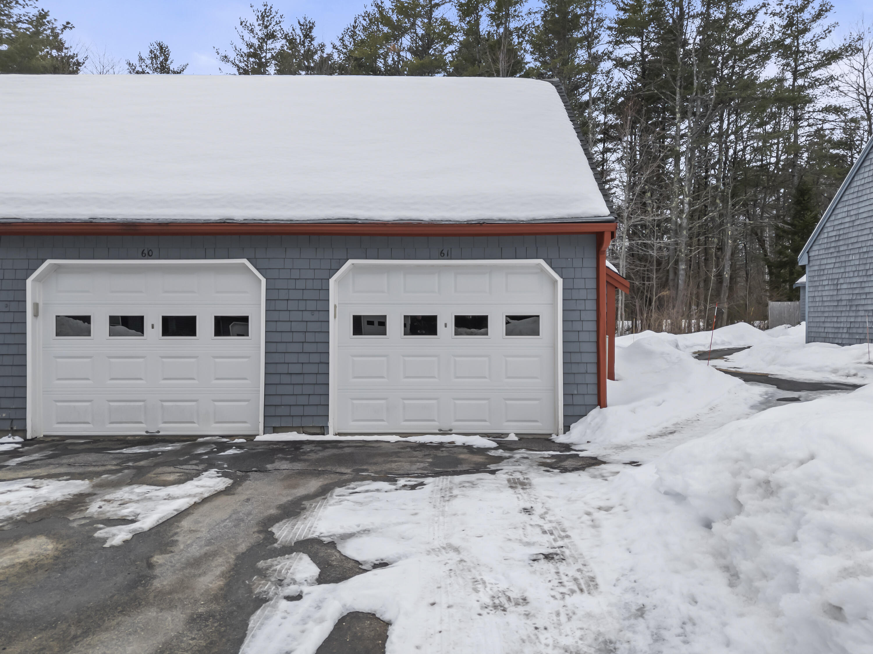 61 Ward Circle, Unit 61 Brunswick, ME 04011 - Photo 41 of 55 Exterior detached garage