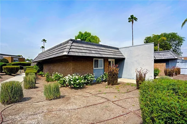 $2,600 | 22392 Canyon Club Drive, Canyon Lake, CA 92587