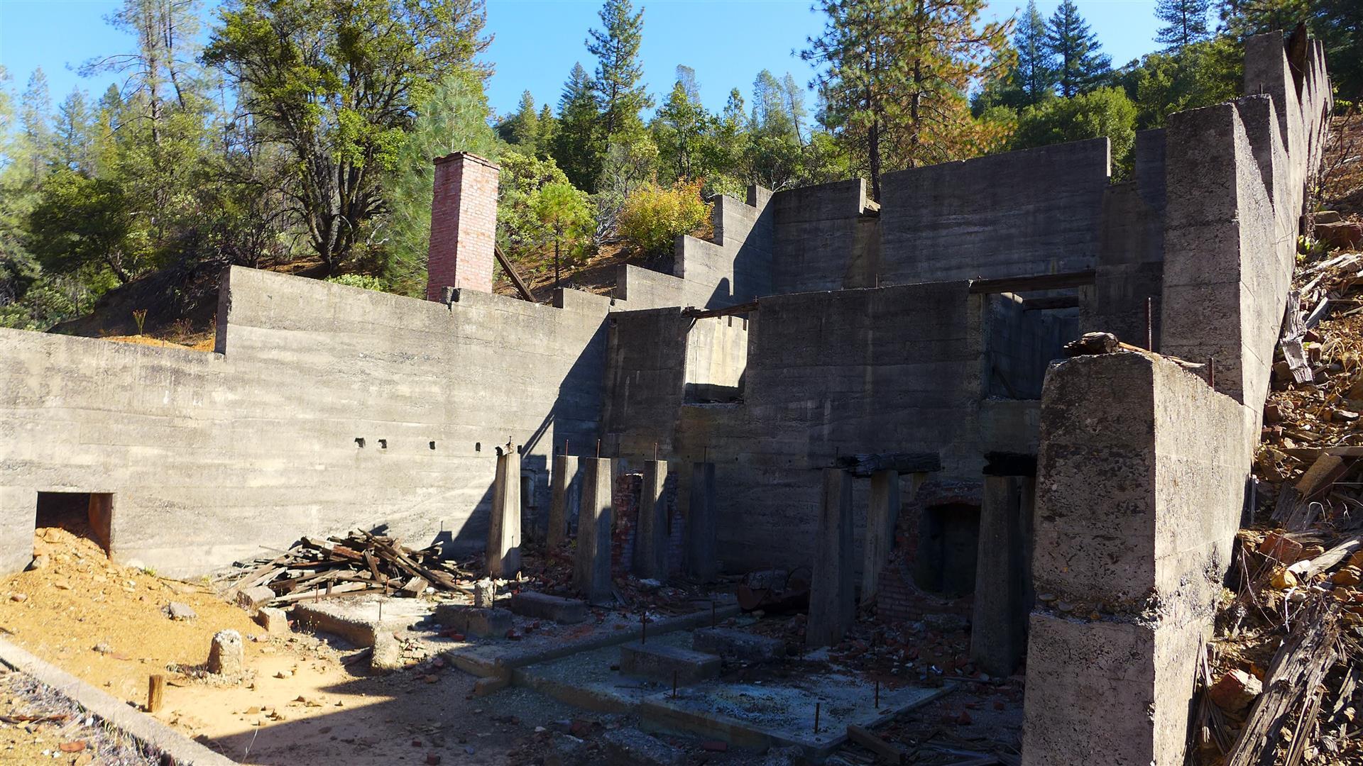 Ca-299 Oak Run, CA 96069 - Photo 29 of 34 a view of outdoor space and yard