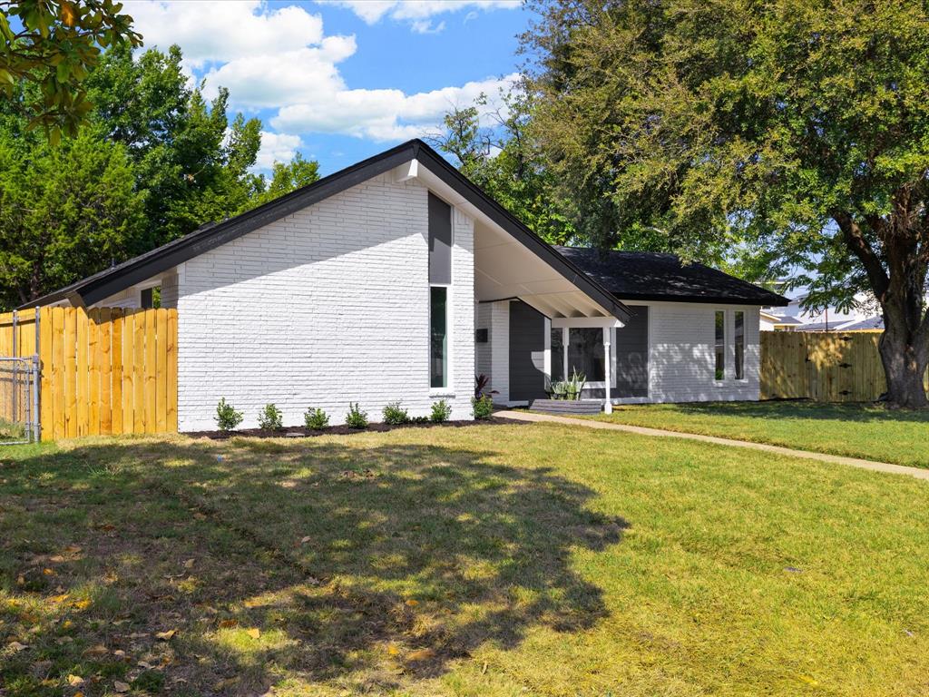 3819 Kimball Ridge Circle Dallas, TX 75233 - Photo 3 of 28