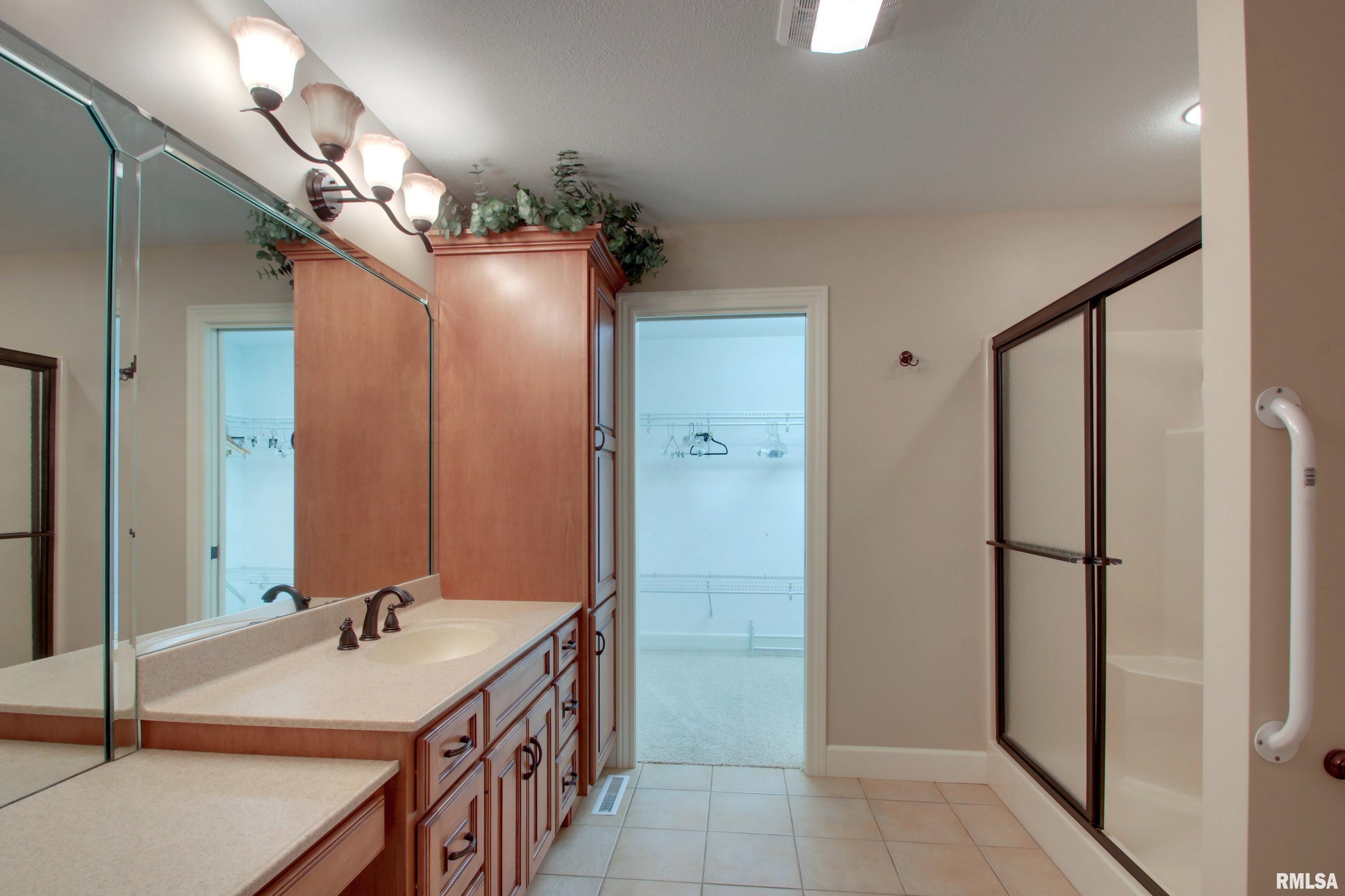 3982 Abbey Ridge Court Quincy, IL 62305 - Photo 13 of 25