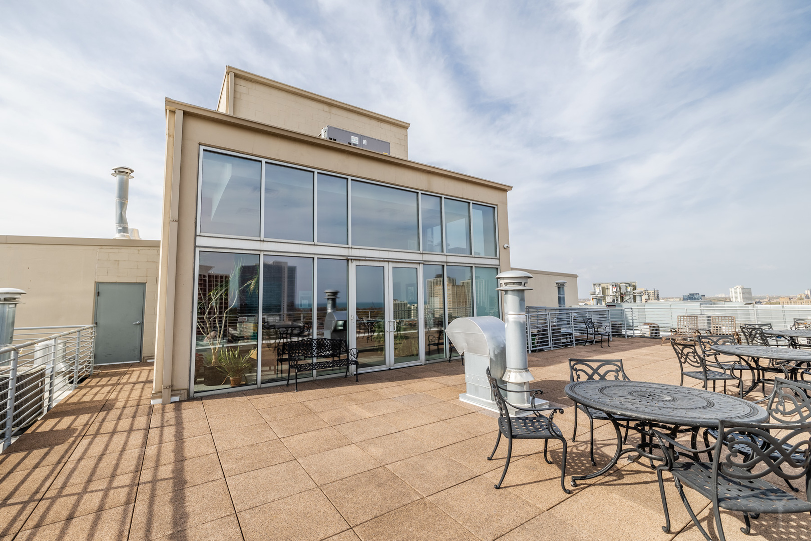 4350 North Broadway, Unit 906 Chicago, IL 60613 - Photo 28 of 36