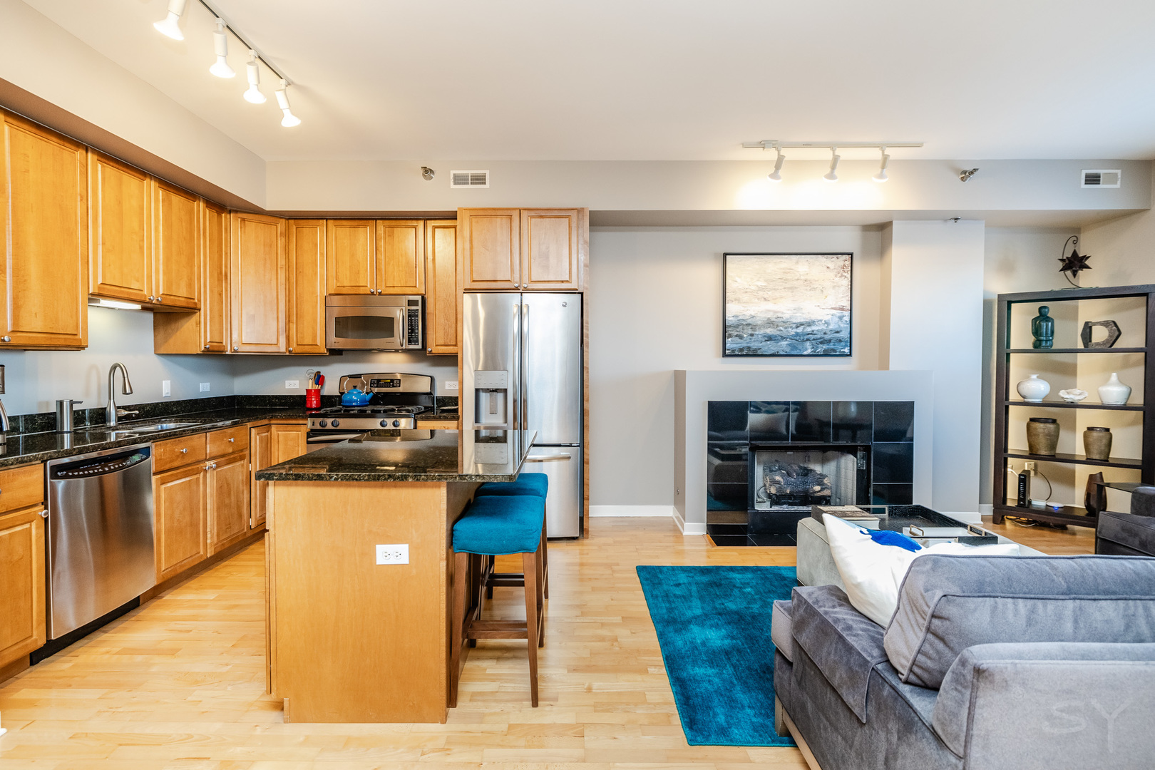 4350 North Broadway, Unit 906 Chicago, IL 60613 - Photo 6 of 36