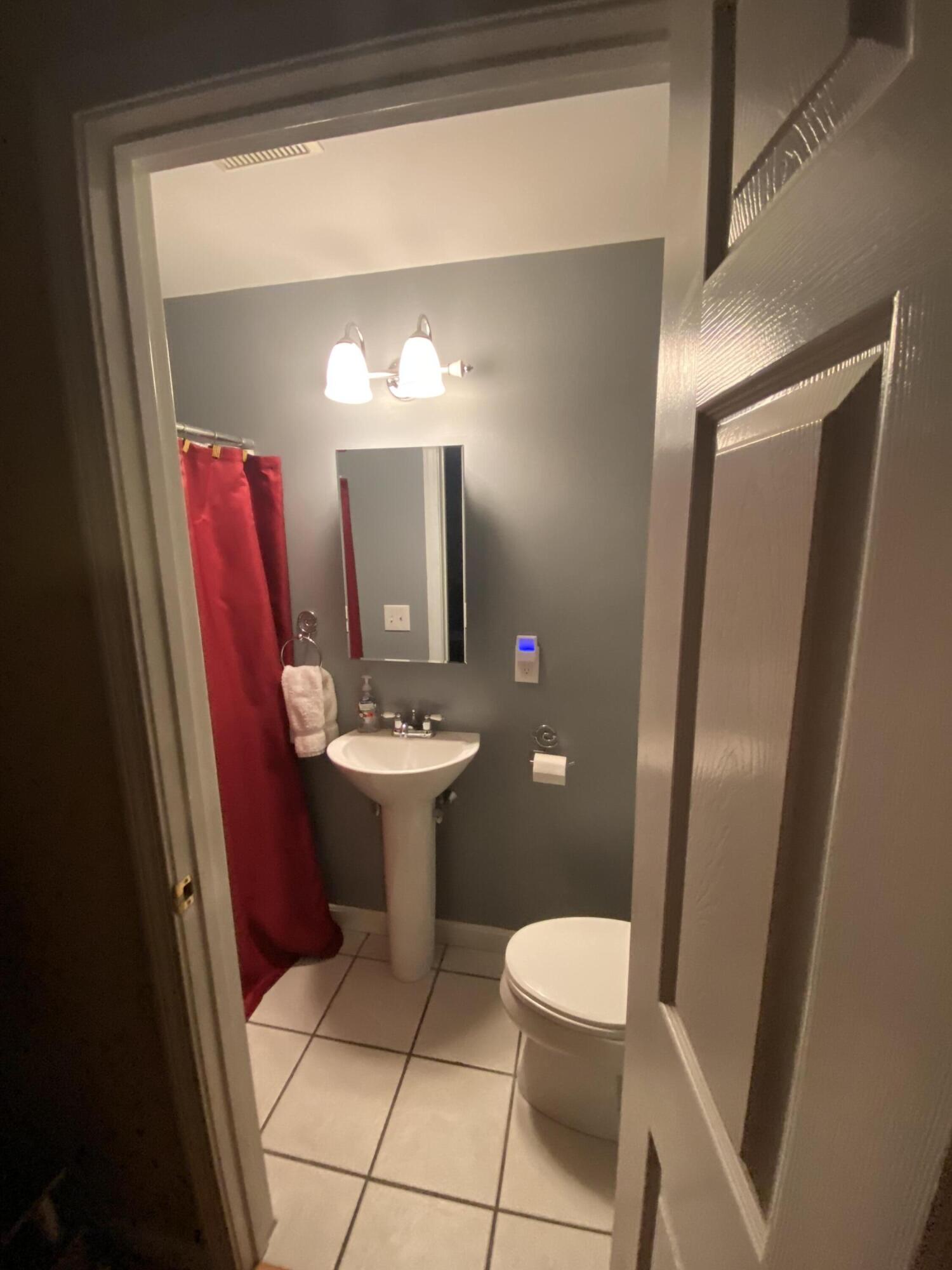31 Woods Road Westbrook, ME 04092 - Photo 13 of 40 Den bath