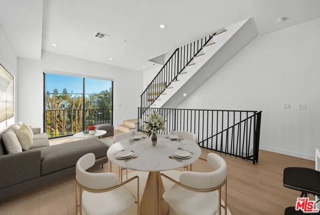 $4,795 | 13841 Burbank Boulevard, Los Angeles, CA 91401