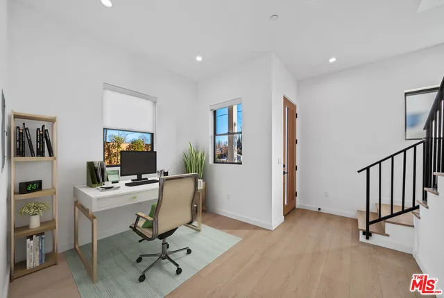 $4,795 | 13841 Burbank Boulevard, Los Angeles, CA 91401