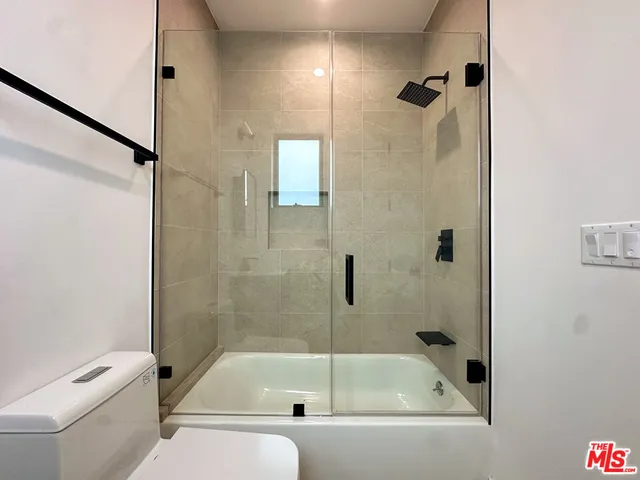 $4,795 | 13841 Burbank Boulevard, Los Angeles, CA 91401