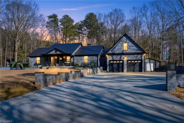 $685,000 | 2610 Riverside Drive, Lexington, NC 27292