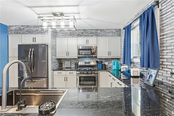 $685,000 | 2610 Riverside Drive, Lexington, NC 27292