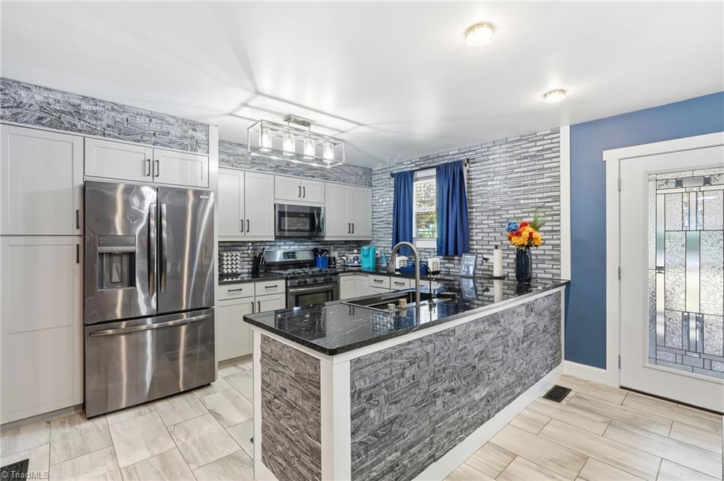 2610 Riverside Drive Lexington, NC 27292 - Photo 10 of 35