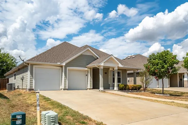 $297,000 | 126 Spring Creek Lane, Terrell, TX 75160