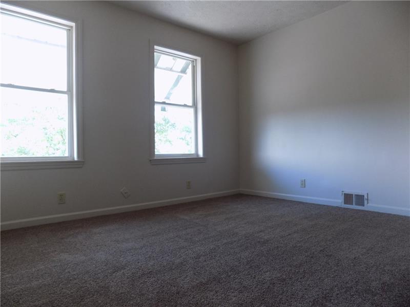 555 Fairoaks Street McKees Rocks, PA 15136 - Photo 15 of 23