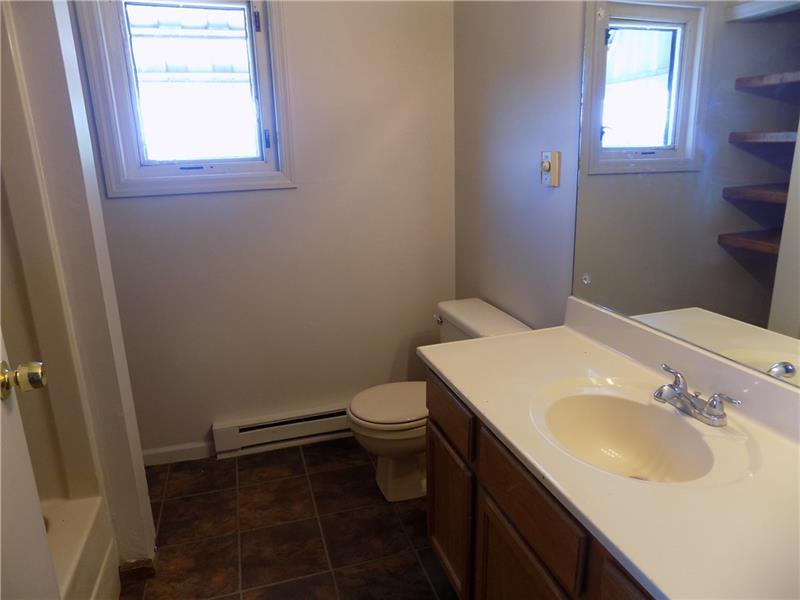 555 Fairoaks Street McKees Rocks, PA 15136 - Photo 20 of 23