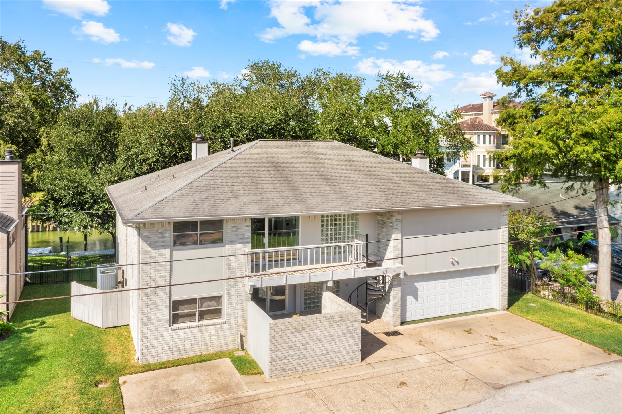 67 Harbor Lane Kemah, TX 77565 - Photo 43 of 47 And another ariel photo showing the ample parking