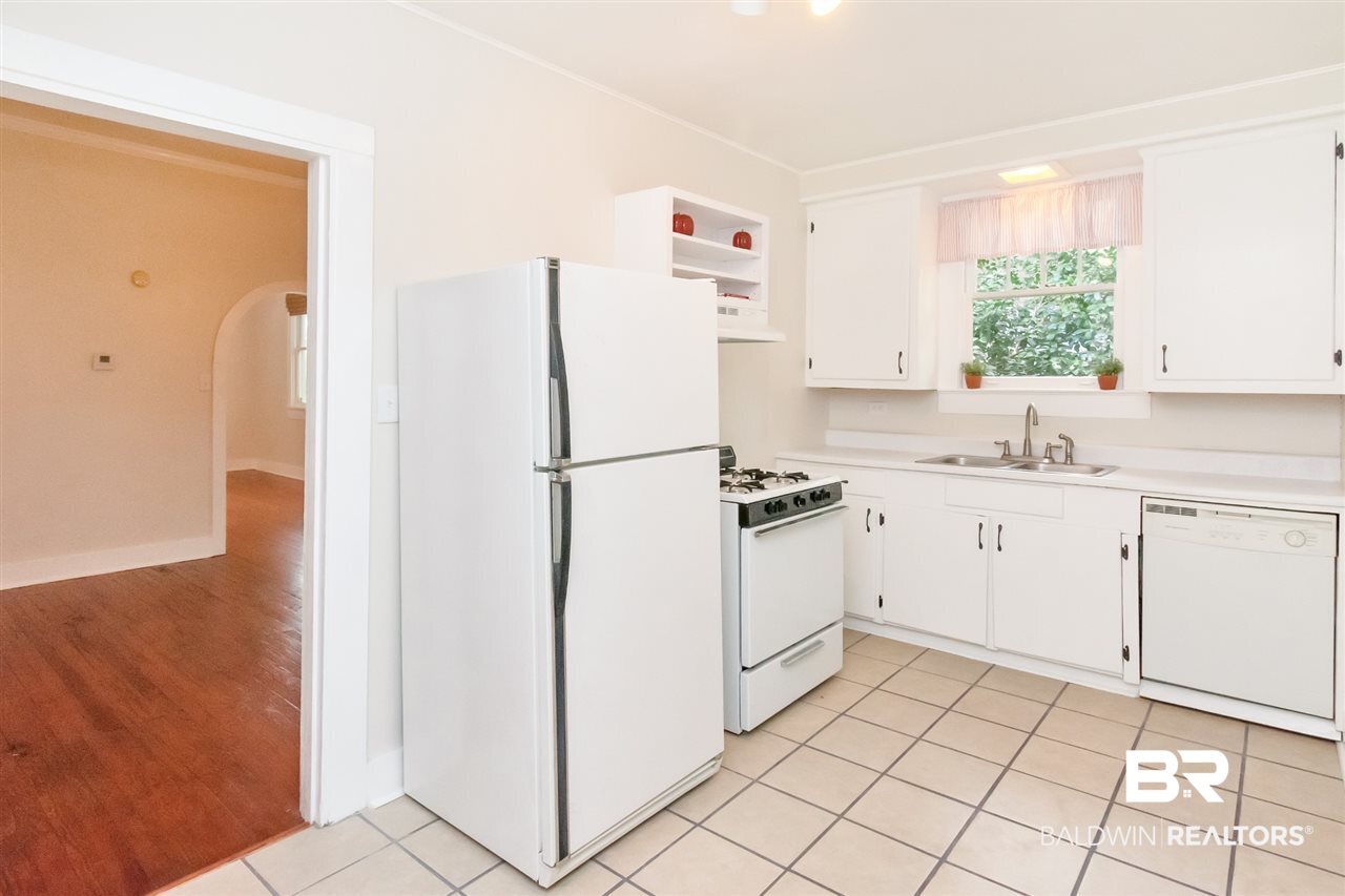 2056 Old Government Street Mobile, AL 36606 - Photo 19 of 36