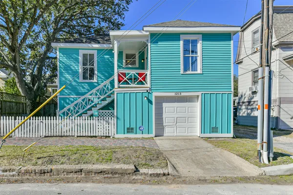 $329,000 | 1213 18th Street, Galveston, TX 77550