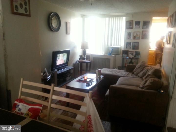 1621 South Marston Street Philadelphia, PA 19145 - Photo 4 of 4