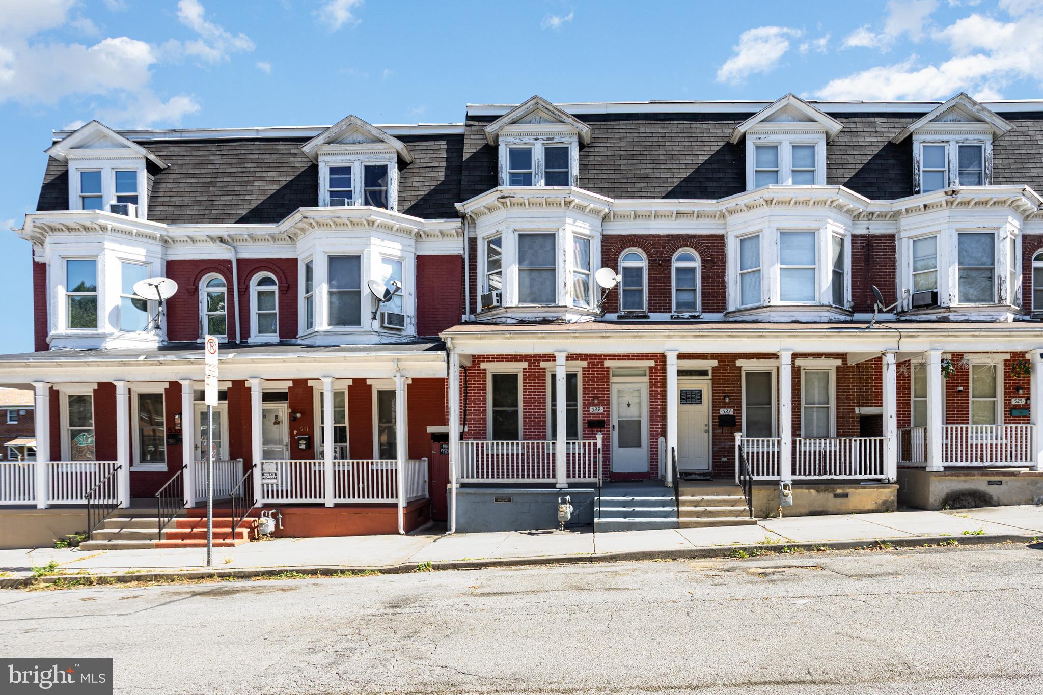 529 Thomas Street York, PA 17404 - Photo 2 of 37