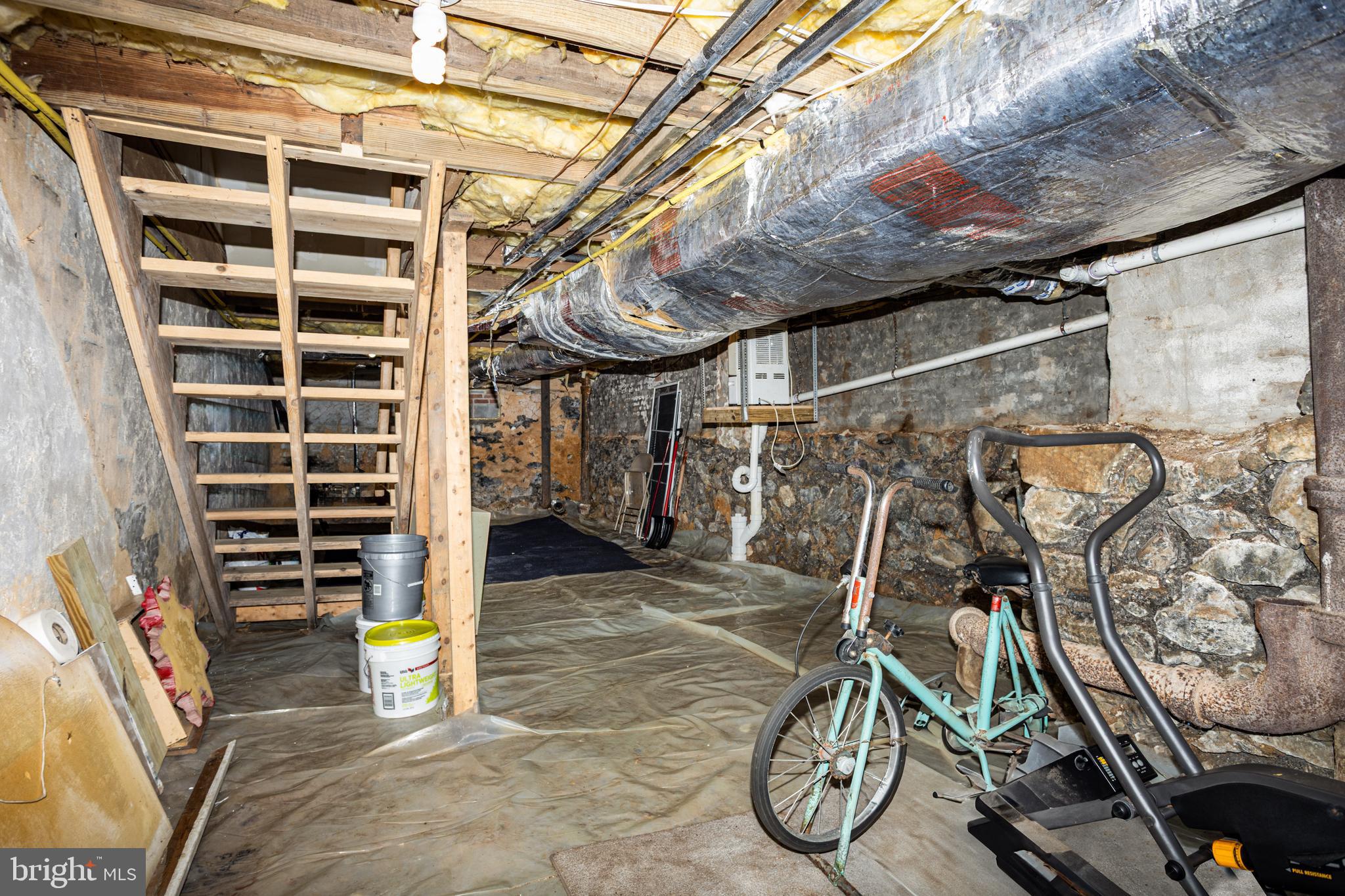 529 Thomas Street York, PA 17404 - Photo 27 of 37