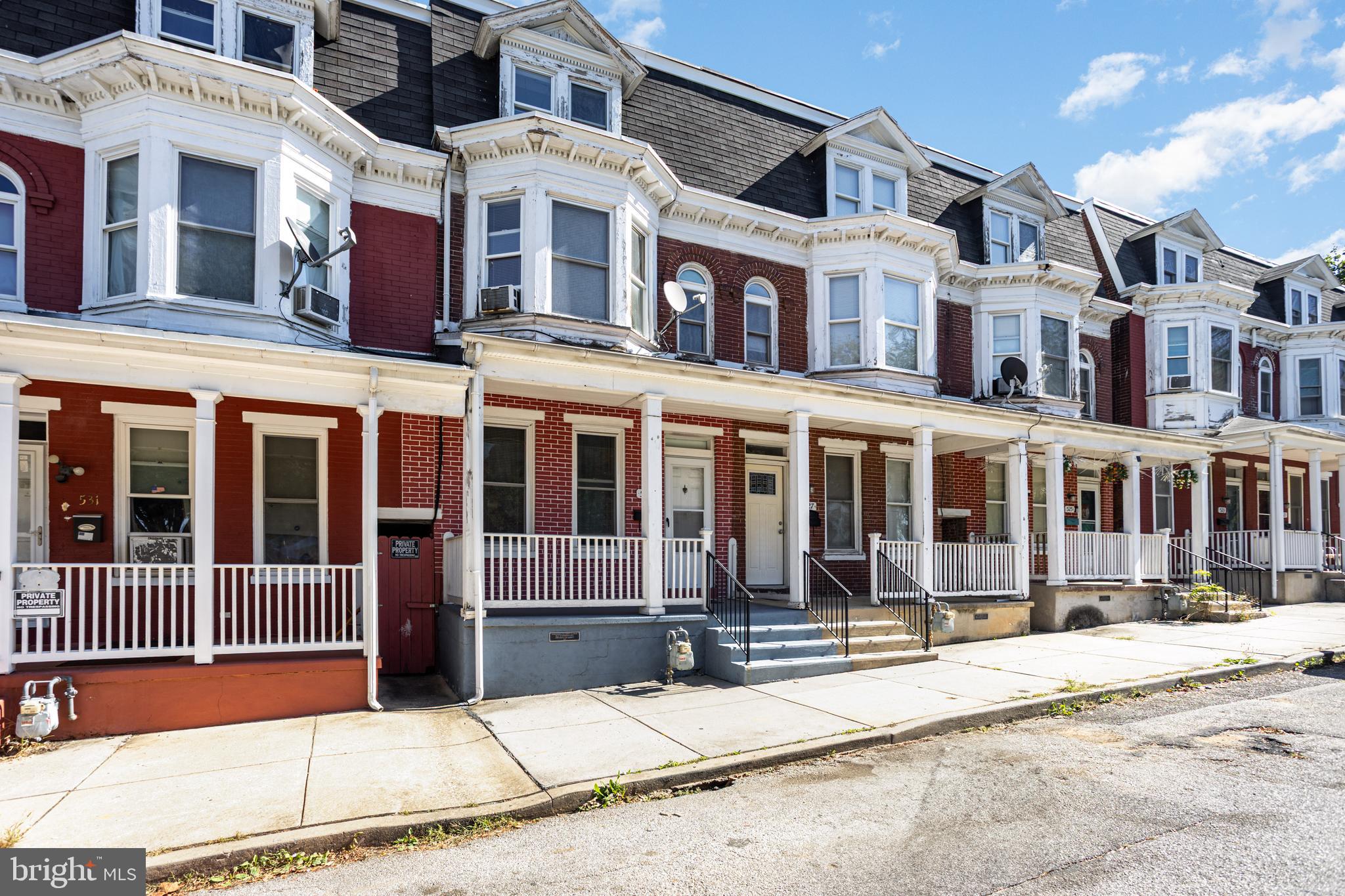 529 Thomas Street York, PA 17404 - Photo 3 of 37