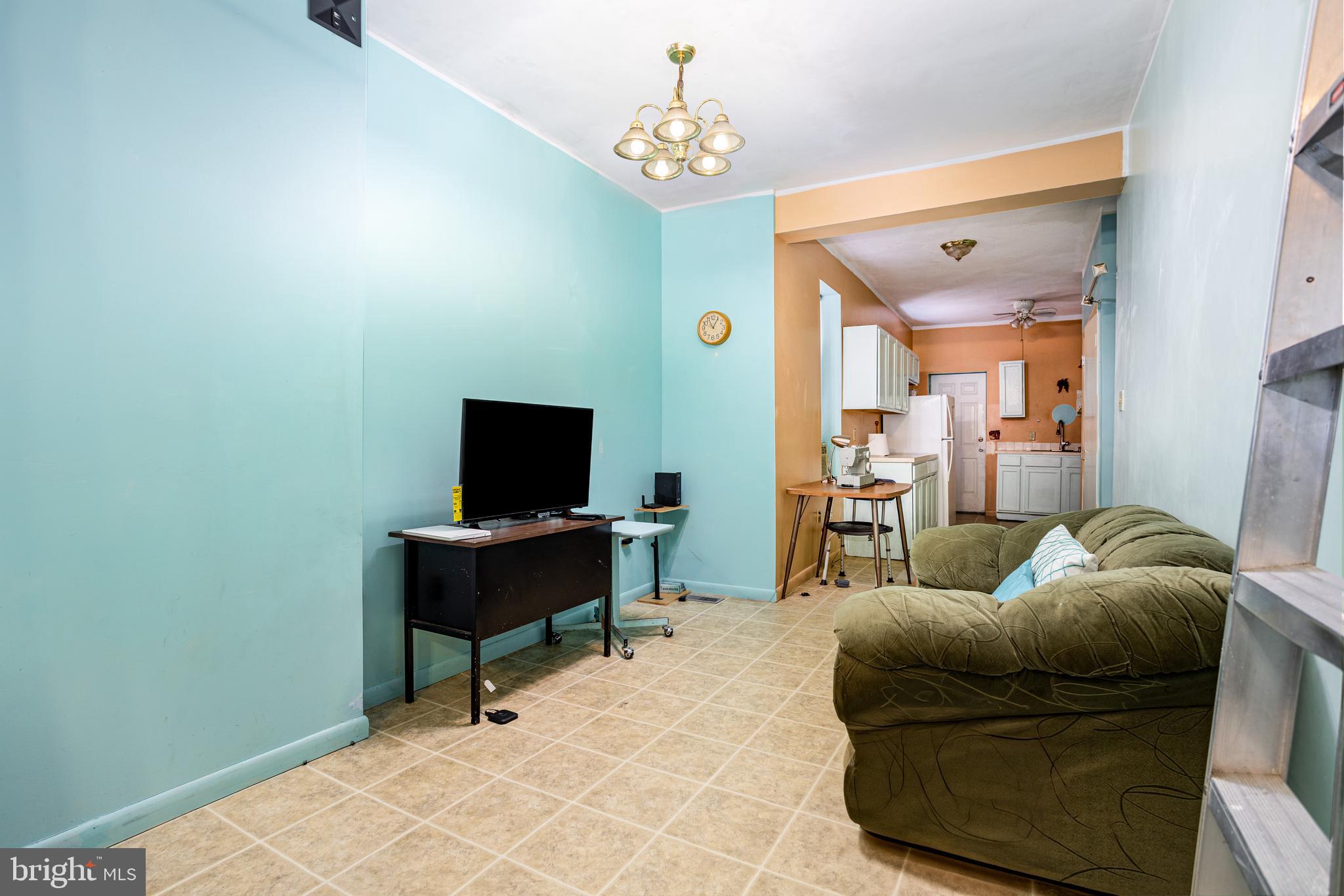 529 Thomas Street York, PA 17404 - Photo 9 of 37