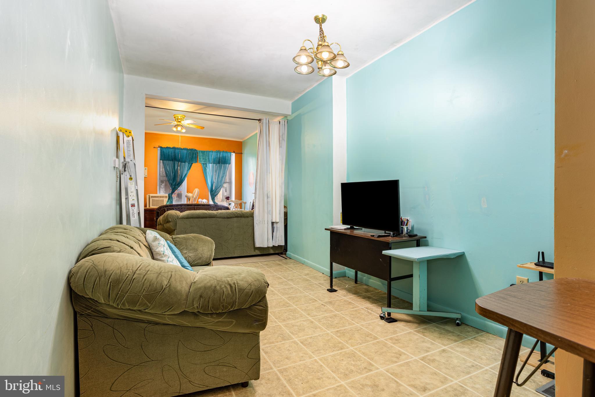 529 Thomas Street York, PA 17404 - Photo 10 of 37