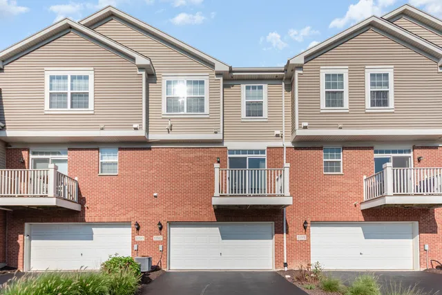 $359,900 | 10587 West 154th Place, Orland Park, IL 60462