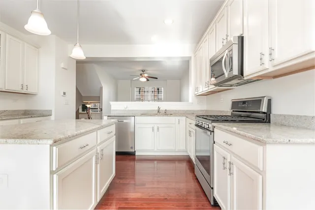 $359,900 | 10587 West 154th Place, Orland Park, IL 60462