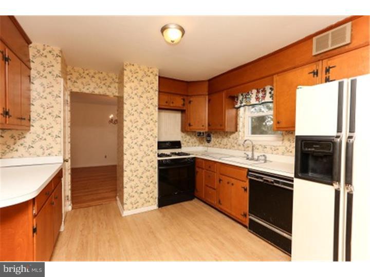 1648 Jarrettown Road Dresher, PA 19025 - Photo 3 of 18 Gallery Image 3