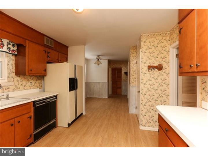 1648 Jarrettown Road Dresher, PA 19025 - Photo 4 of 18 Gallery Image 4