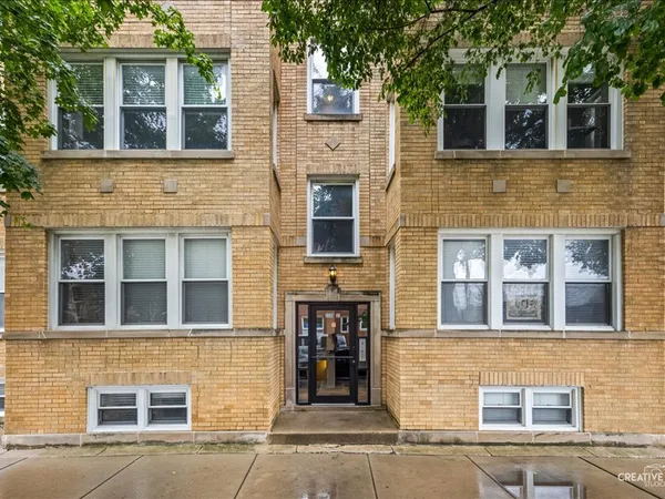 $224,900 | 3335 West Byron Street, Unit G, Chicago, IL 60618