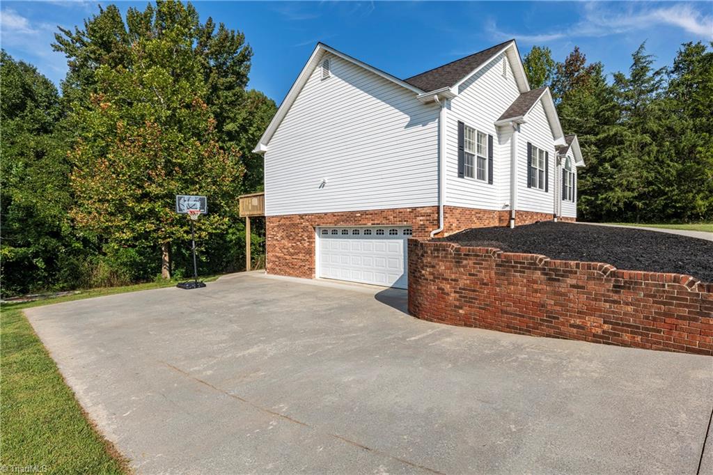 216 Winding Creek Road Mocksville, NC 27028 - Photo 4 of 35