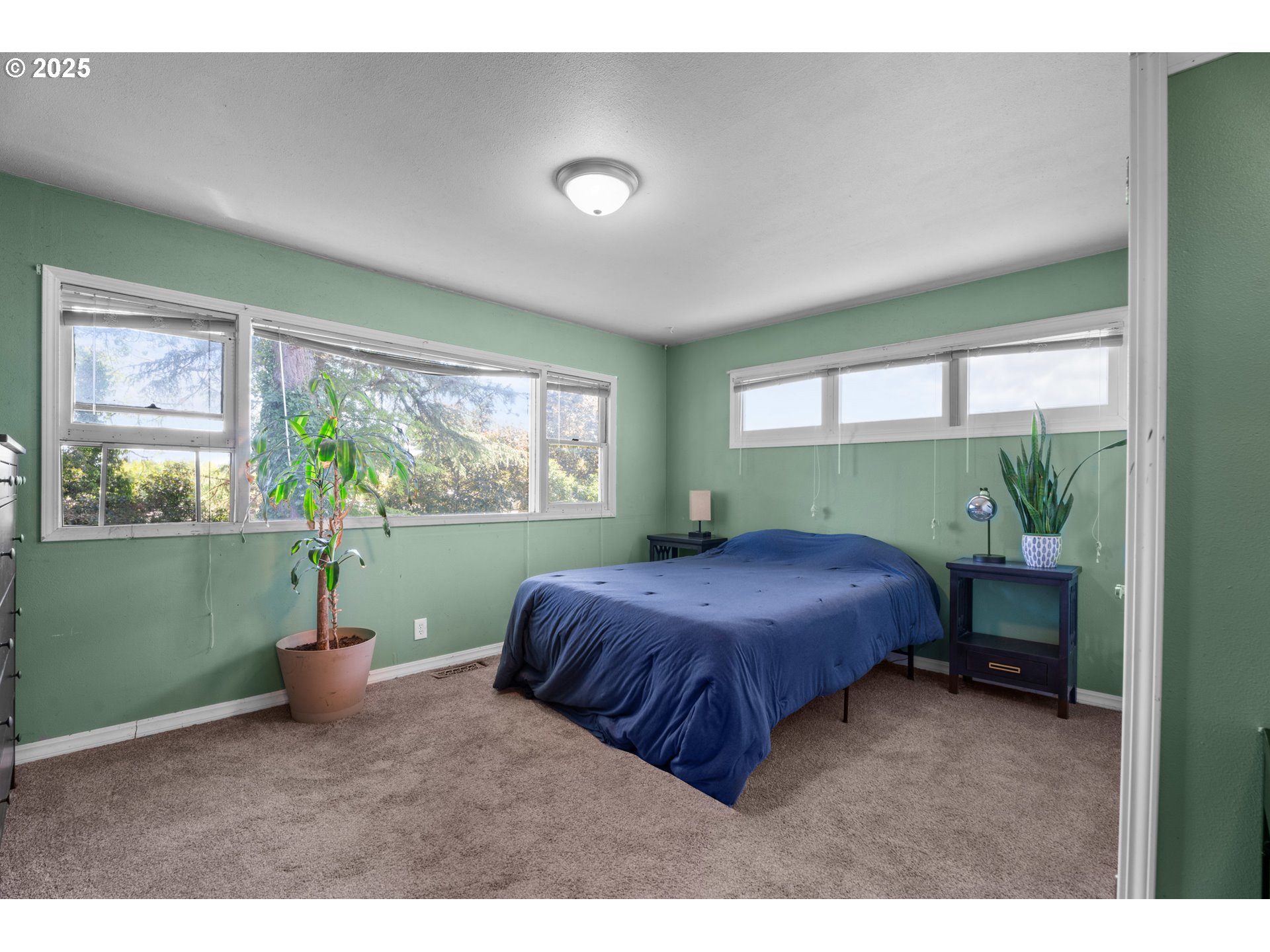 2316 Southwest Troy Street Portland, OR 97219 - Photo 11 of 32 Bedroom, Primary