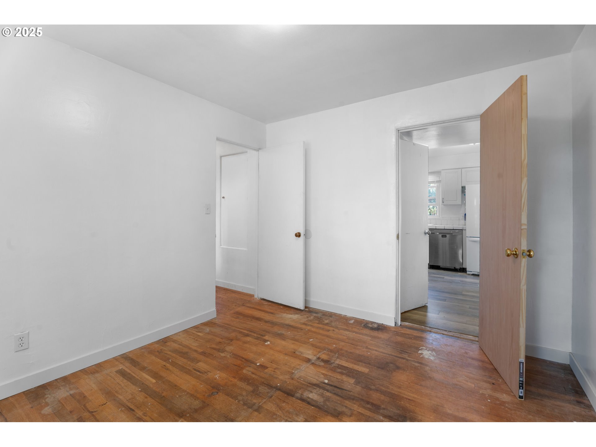 2316 Southwest Troy Street Portland, OR 97219 - Photo 17 of 32 Gallery Image 17