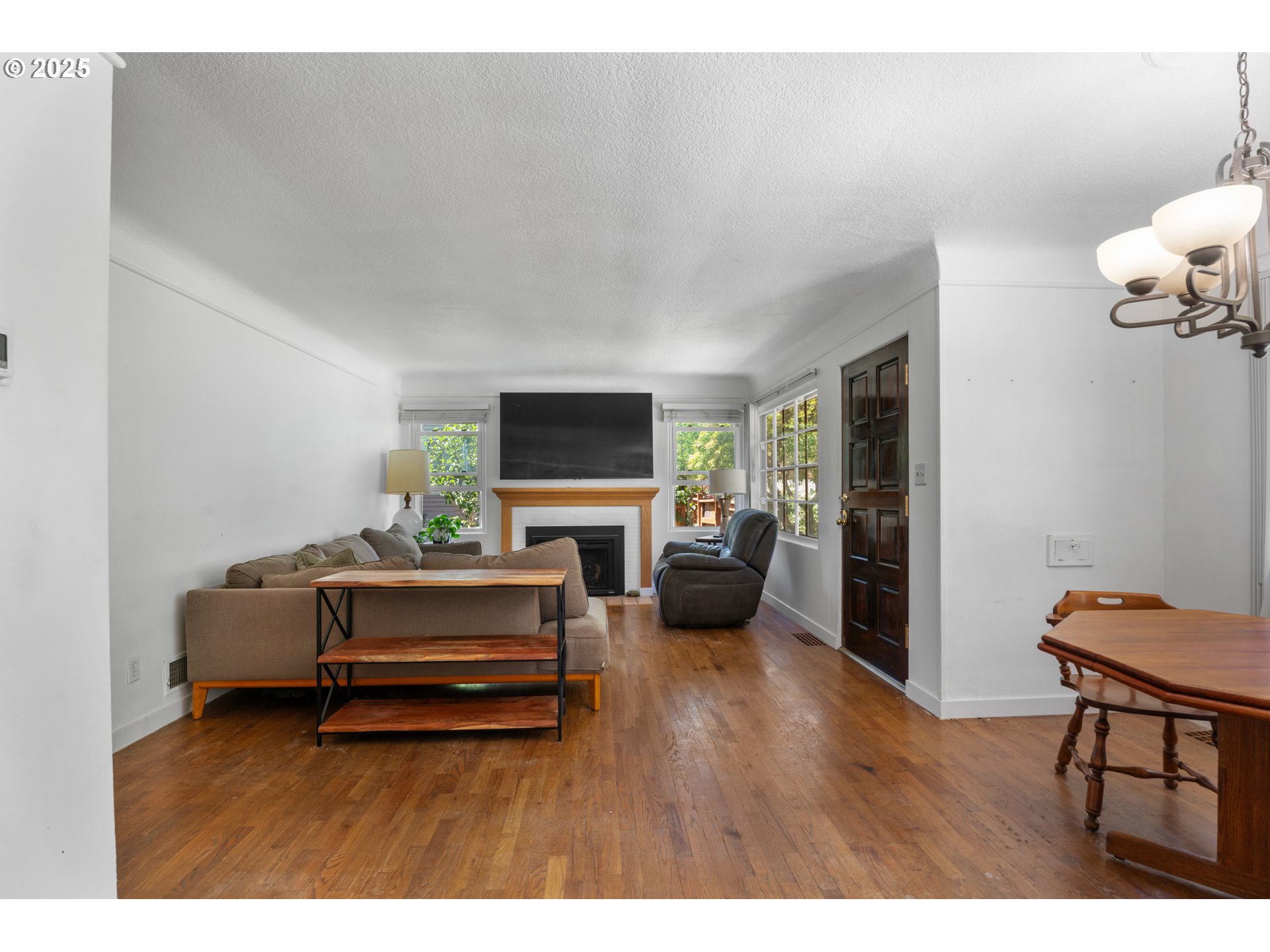 2316 Southwest Troy Street Portland, OR 97219 - Photo 7 of 32 Gallery Image 7